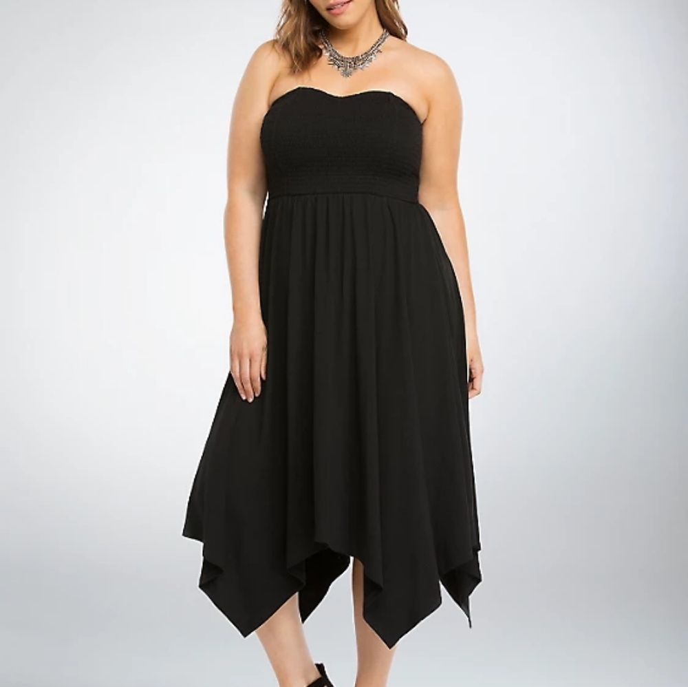 Torrid BLACK Smocked Handkerchief Tube Dress Size 2